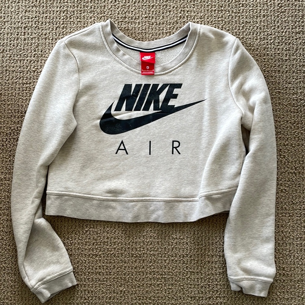 Nike Boxy Crop Sweatshirt